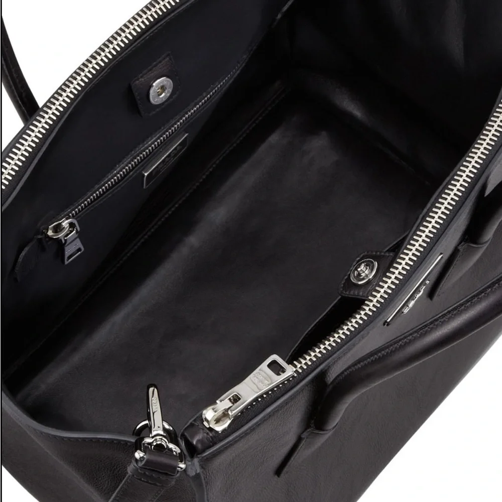 Mint Condition 2015 Prada Nero Glacé Calf Double Pocket Handbag/Crossbody - Picture 5 of 6